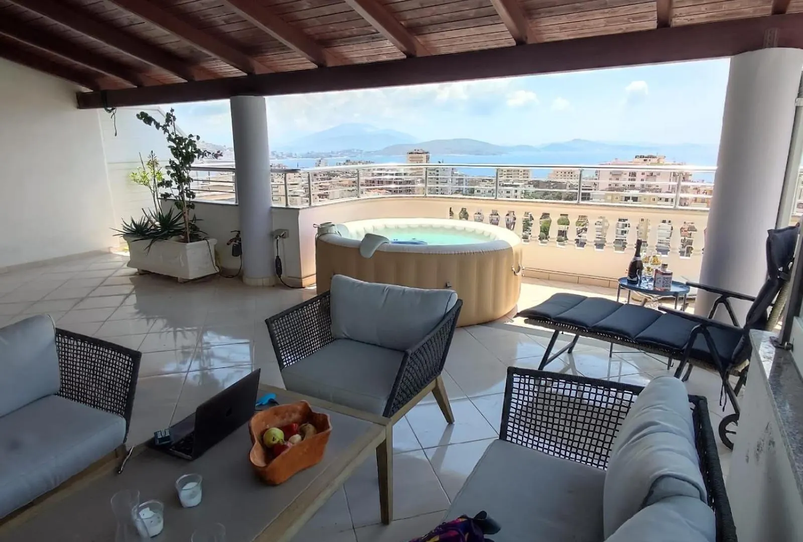 Luxury Jacuzzi Apartment Sarande Albania