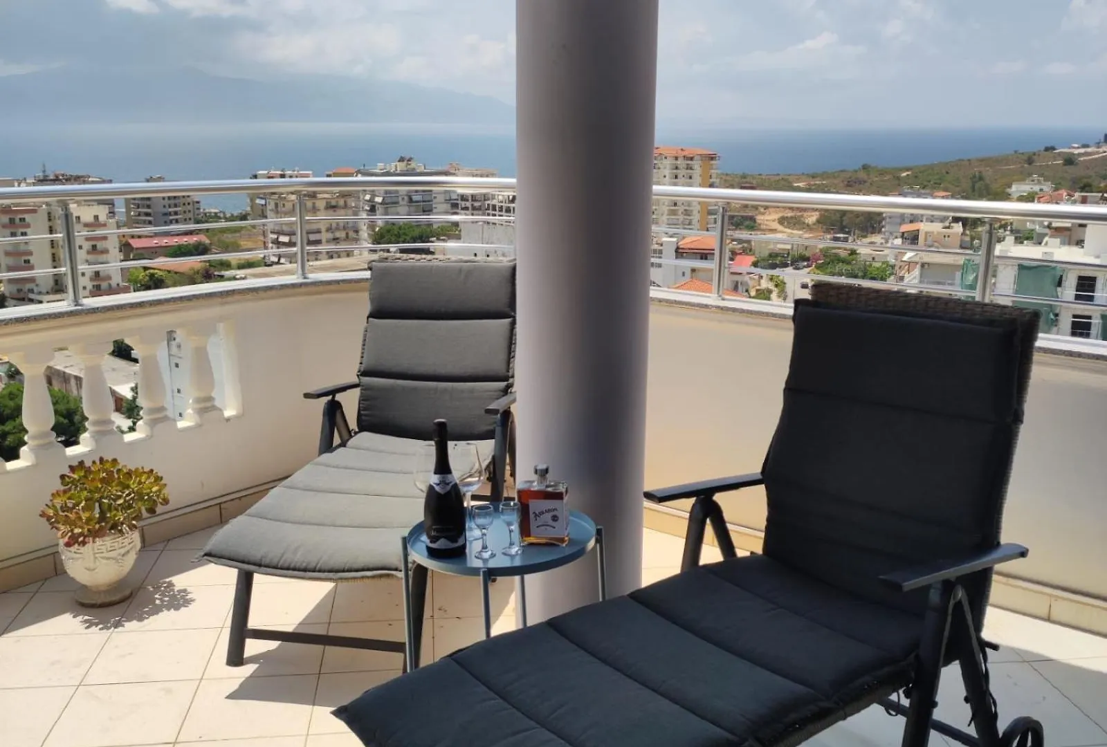 Luxury Jacuzzi Apartment Sarande